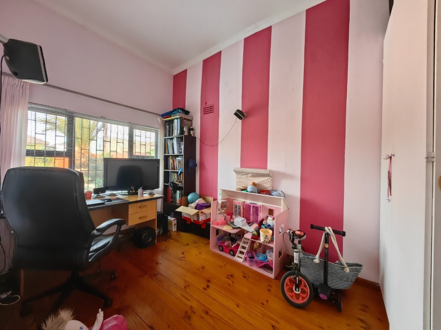 6 Bedroom Property for Sale in Glenlilly Western Cape